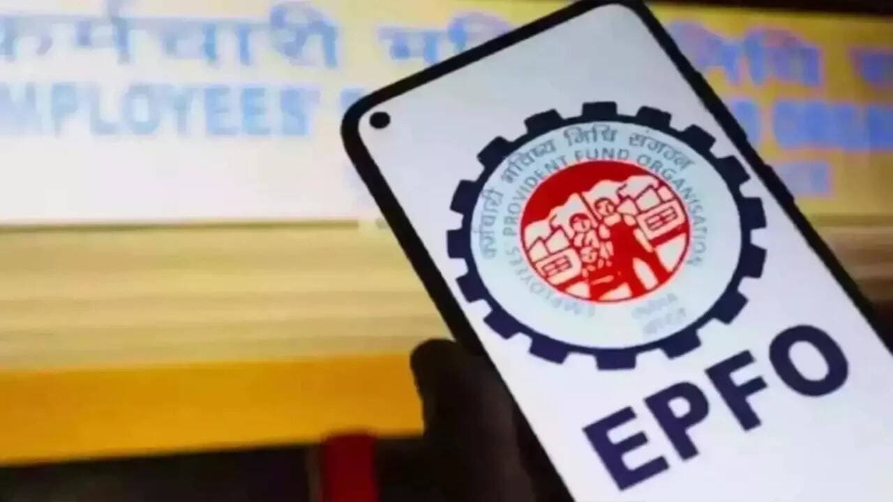 EPFO Weighs Rs 25,000 Crore Reserve Fund to Protect Subscriber Interest Rates