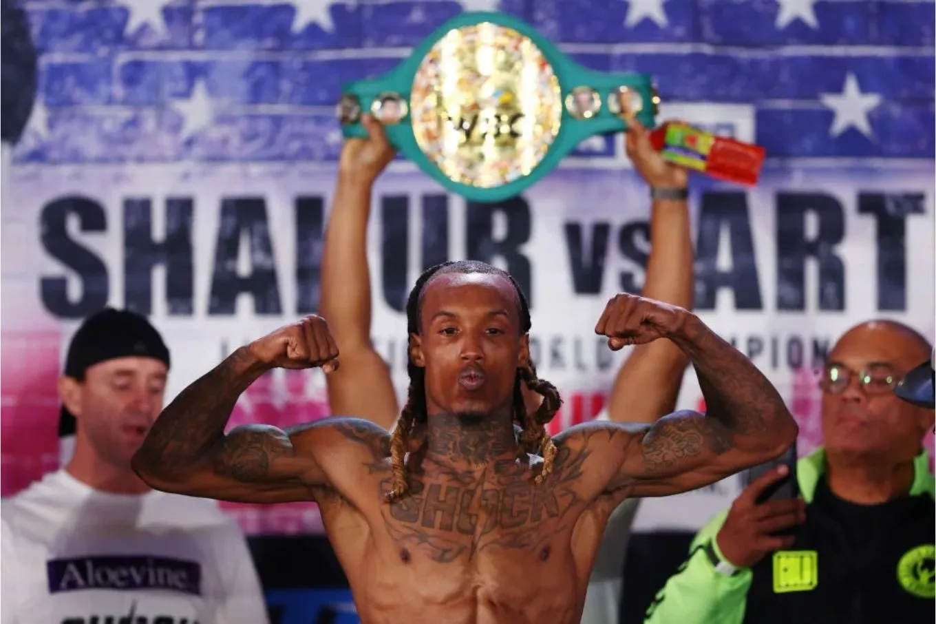 Emanuel Navarrete vs. O'Shaquie Foster: Junior Lightweight Championship Showdown in San Antonio