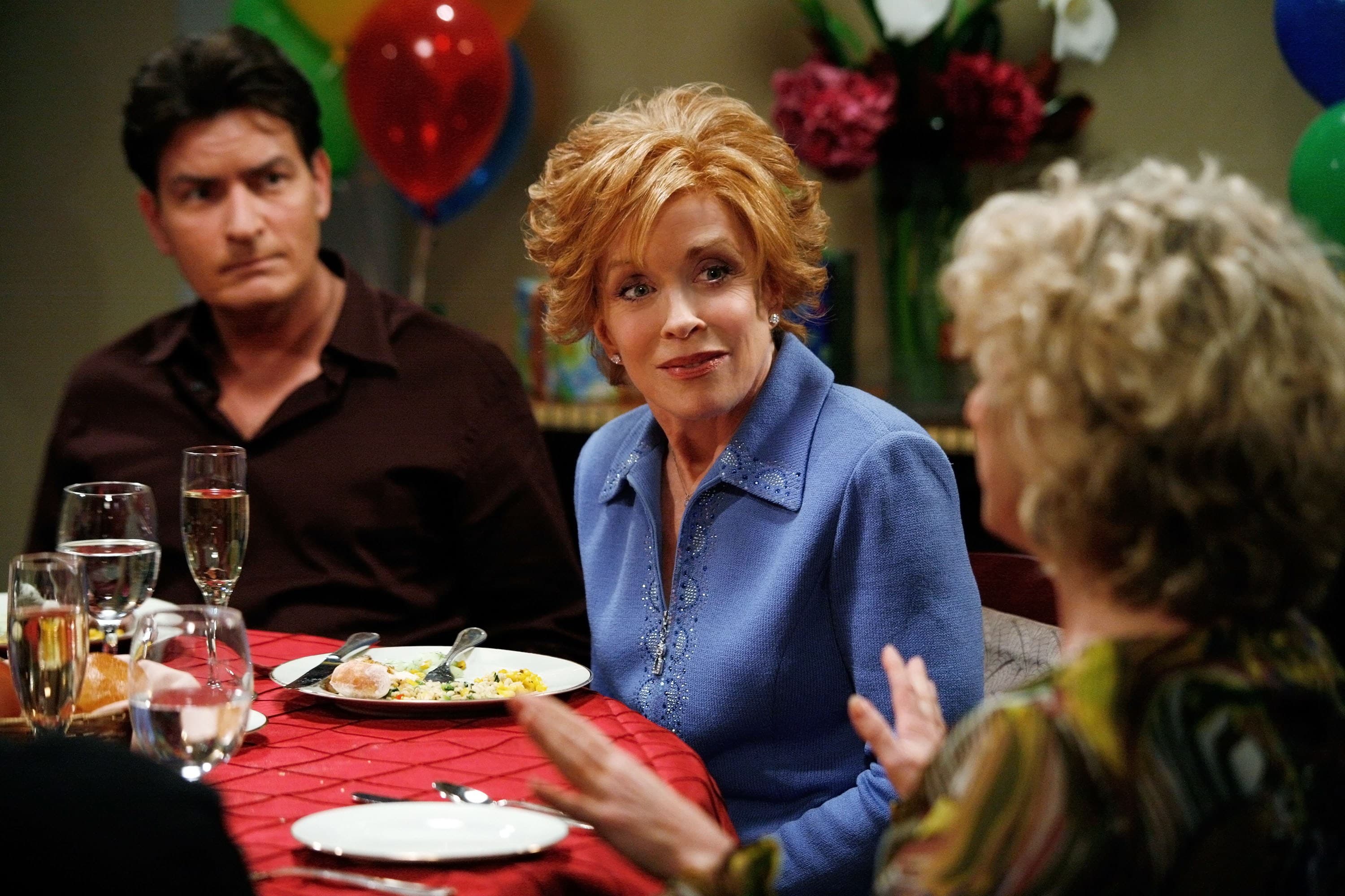 Holland Taylor Exposes CBS Sitcom Pay Stagnation Despite Multiple Emmy Nods on Two and a Half Men