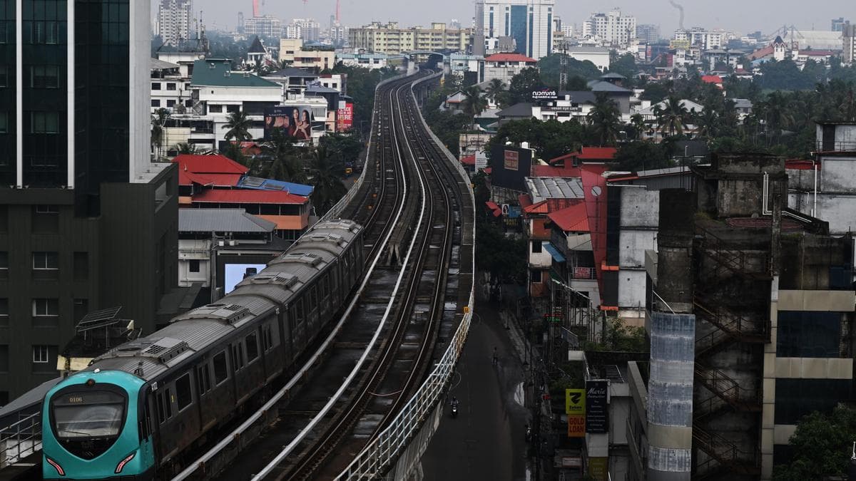 Kochi metro to operate more services on October 25