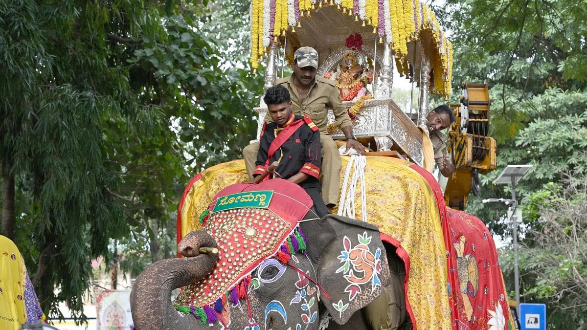 Shivamogga Dasara Controversy: Lawmaker Under Scrutiny Over Alleged Interference in Elephant Procession