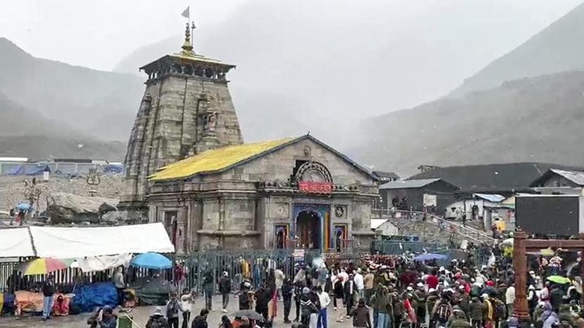 Yamunotri and Kedarnath Welcome First Autumn Snowfall, Delightful Pilgrims in Uttarakhand