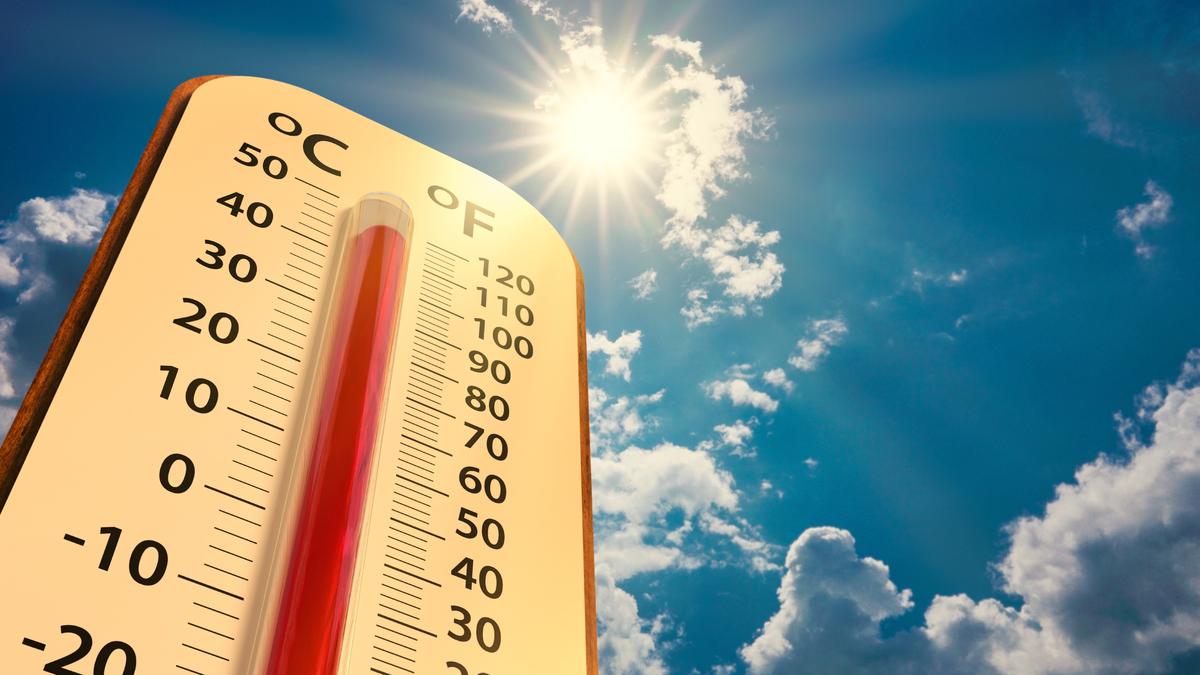 India Faces Unseasonable Warmth as Weather Office Predicts Higher Temperatures Through November
