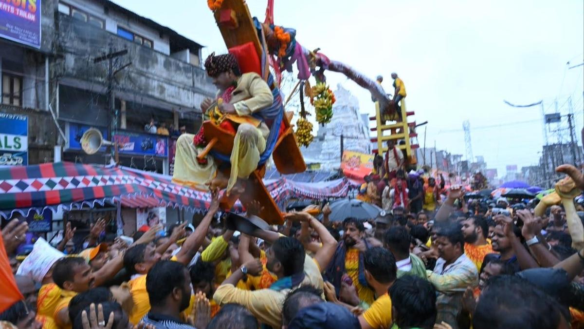 Arnab fails to dampen spirits of devotees in Vizianagaram, Sirimanotsavam held peacefully
