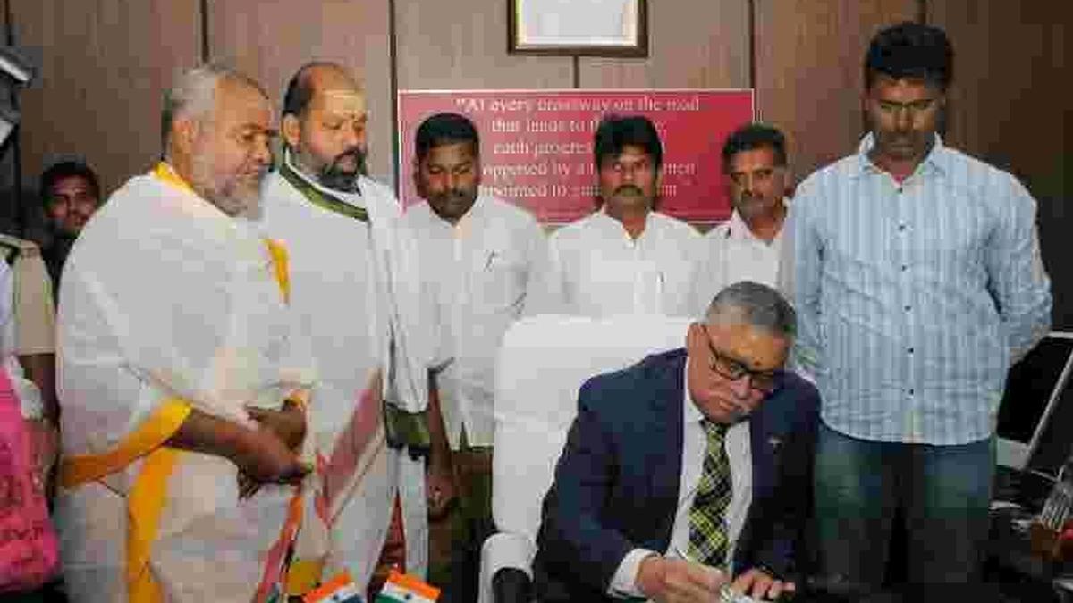 Balasubrahmanyam Assumes Leadership of APSRTC to Overhaul Public Transit
