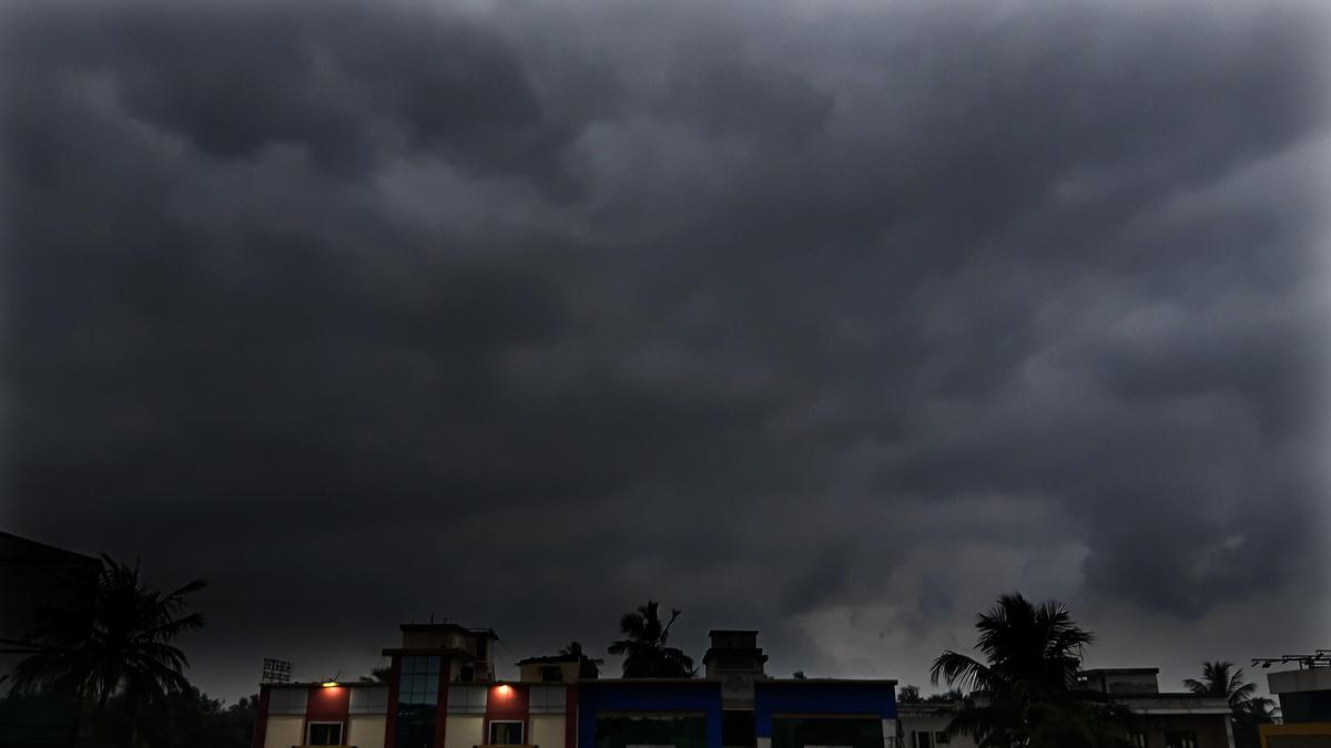 Cyclone Arnab: Jharkhand Issues High Alert Across Eight Districts Amid IMD Heavy Rainfall Warning