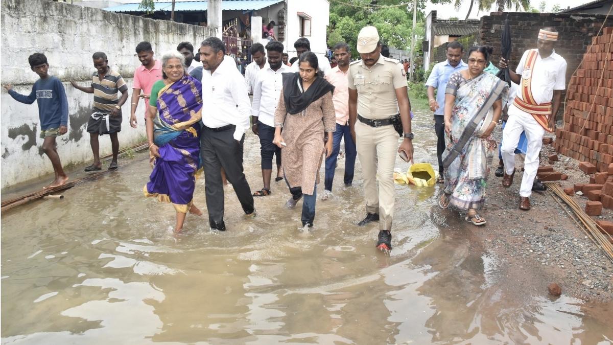 Cabinet Minister Vanni Arasu Leads High-Level Inspection in Flood-Hit Kallakurichi