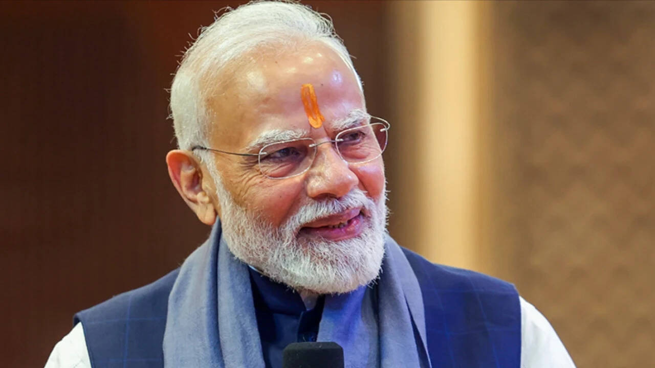 Prime Minister Modi Directs Top State Bureaucrats to Intensify Oversight of Public Welfare Initiatives