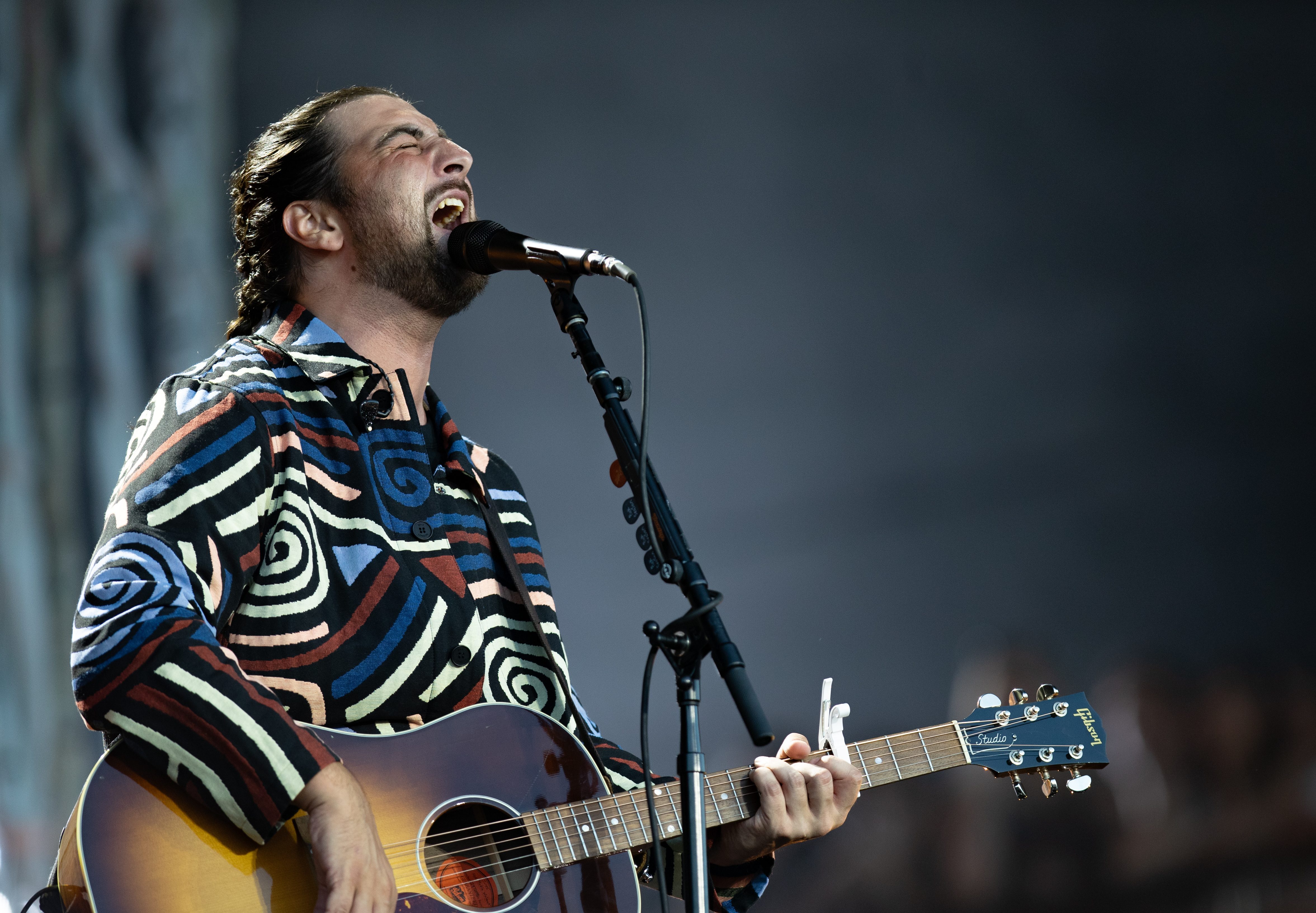 Noah Kahan Unveils Massive 2027 Stadium Trek Titled 'The Last of the Bugs World Tour'