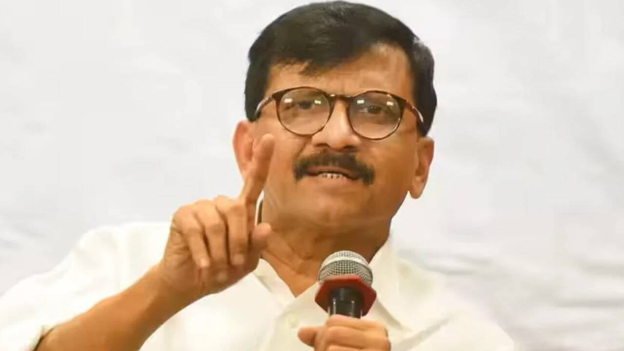 Supreme Court Issues Contempt Summons to Shiv Sena Leader Sanjay Raut
