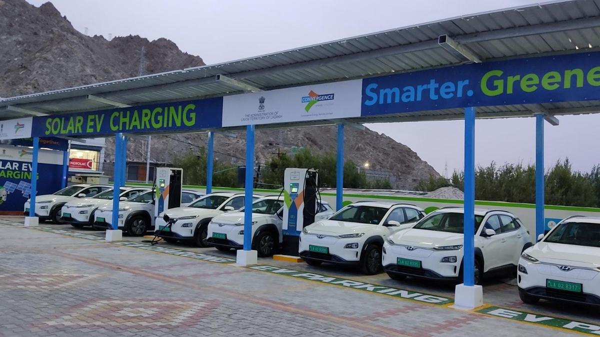 Andhra Pradesh Struggles to Harness Solar EV Charging Potential Despite Ideal Climatic Conditions