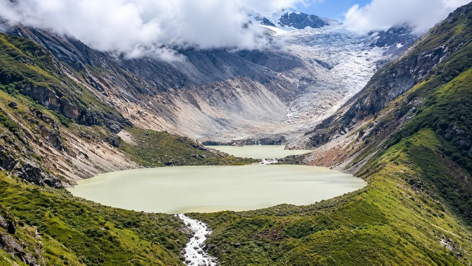 Bhutan Glacial Lake Outburst Triggers Flood Alert in Bengal and Assam, Bridges at Risk