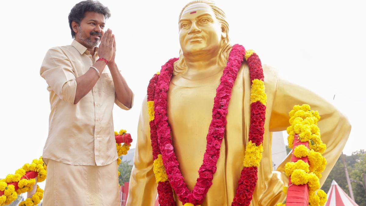 Tamil Nadu Governor and Chief Minister Honor Freedom Fighter Pasumpon Muthuramalinga Thevar