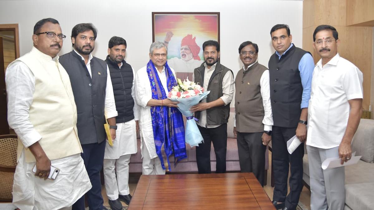 Telangana Chief Minister Revanth Reddy Pushes Union Minister Ashwini Vaishnaw for Six New Rail Corridors