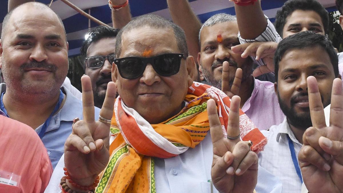 Lalan Singh's Strategic Silence: JD(U) Leader Avoids Neeraj, Backs Rival Anant Singh in Legislative Council Polls